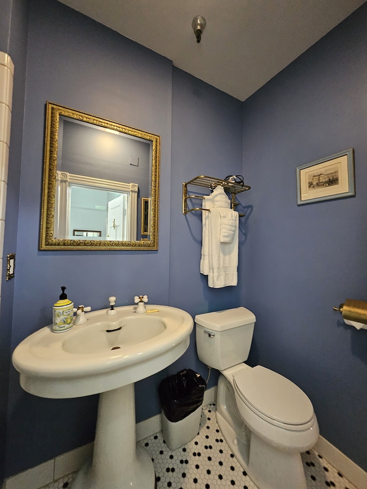 Traditional Room photo 2