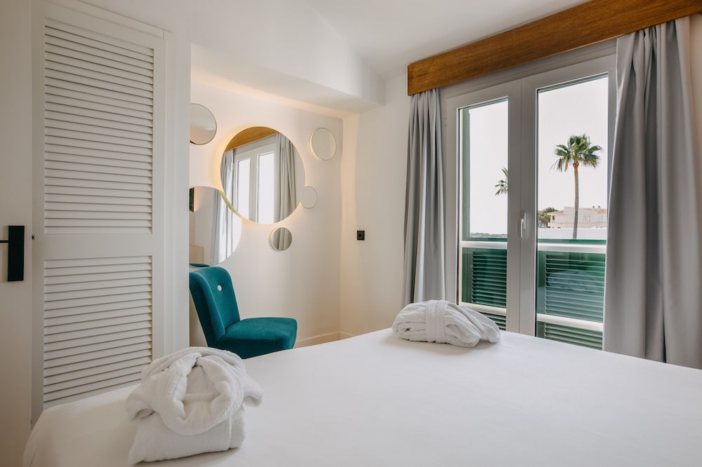 Suite, 2 Bedrooms, Balcony (3 adults) - Photo 5