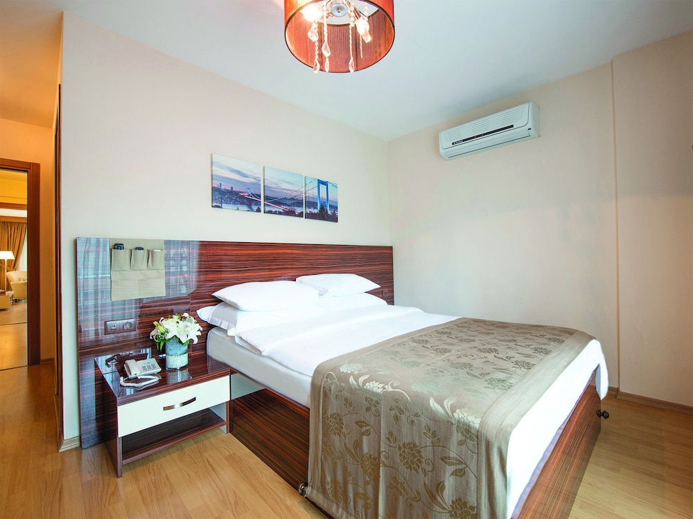 Standard Room photo 2