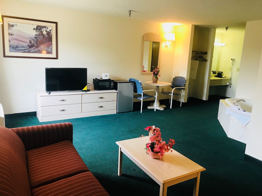 Romantic Room, 1 Bedroom, Hot Tub, Garden View photo 1