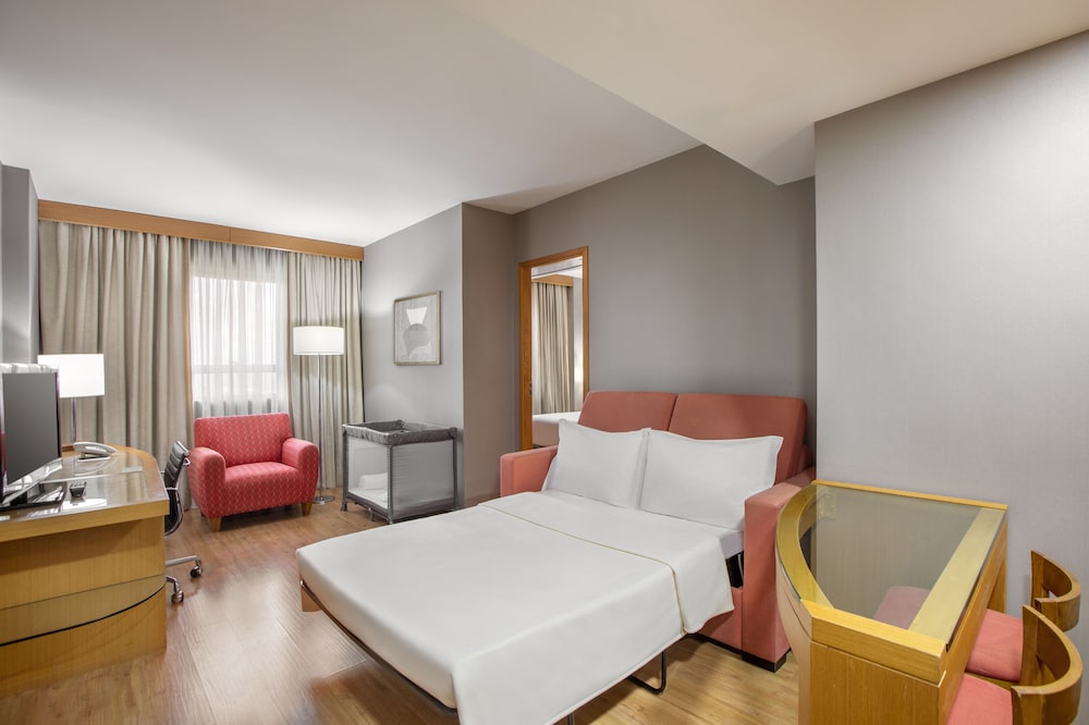 Standard Room (Queen) - Photo 7