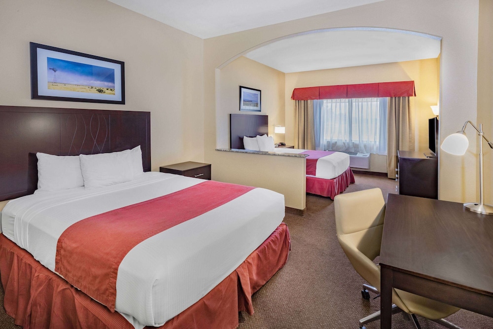 Suite, Multiple Beds, Non Smoking photo 1