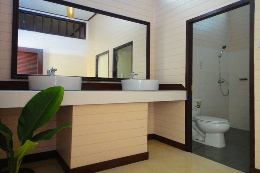 Standard House Bungalow, Shared Bathroom (Free Boat Transfer - Round Trip) photo 3