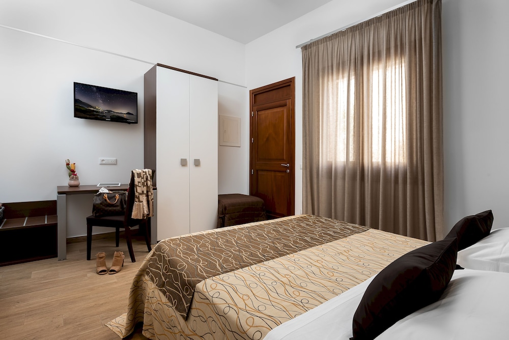 Triple Room, Ground Floor