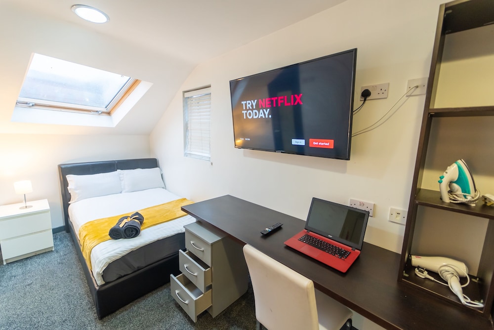 Standard Studio, Ensuite (Studio 10) - Photo 9