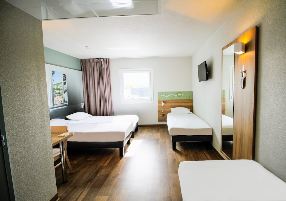Quadruple Room - Photo 1