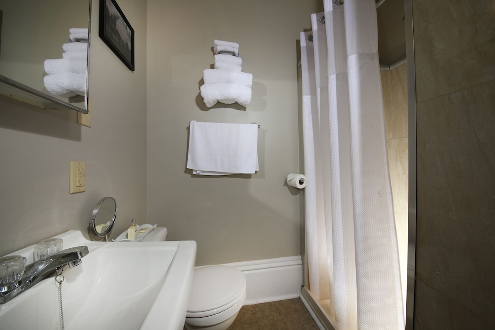 George Coles Suite 1 photo 3