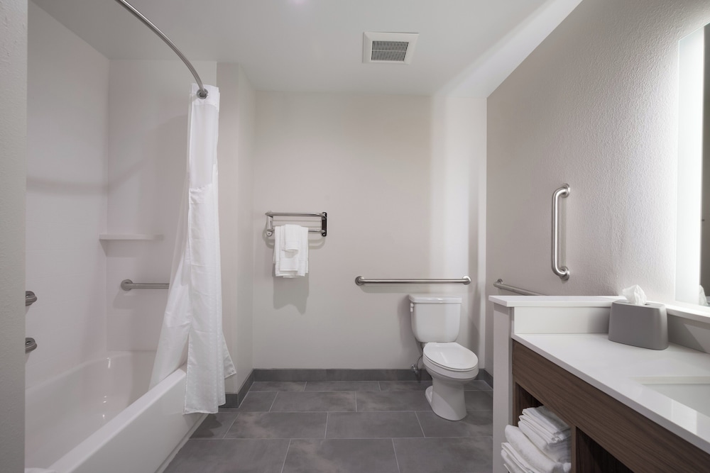 Suite, 2 Queen Beds - Photo 4