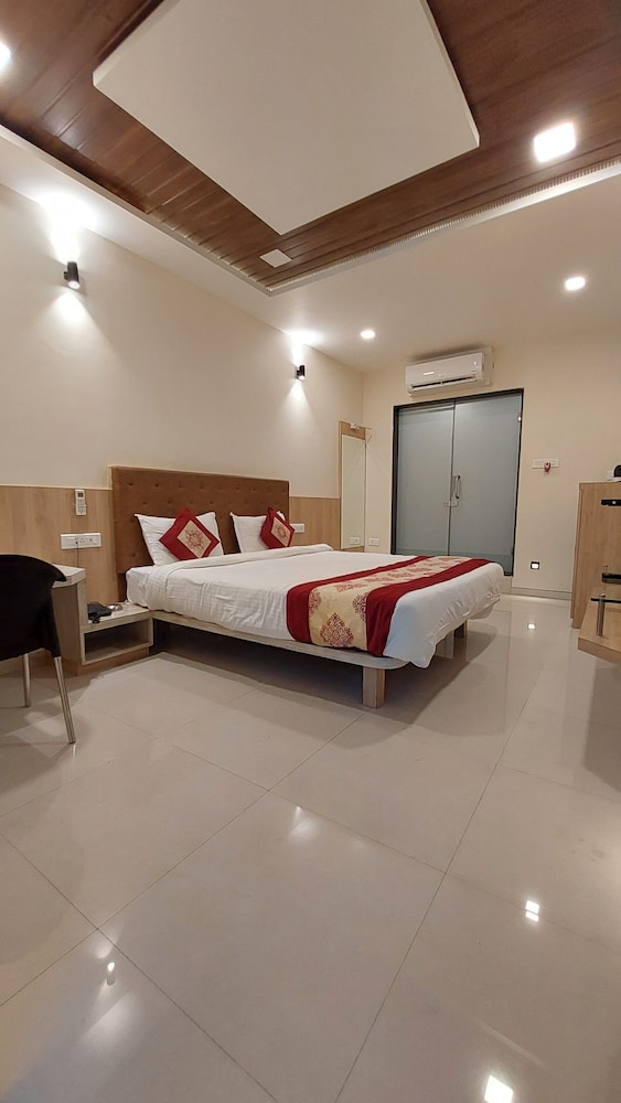 Deluxe Room - Photo 1