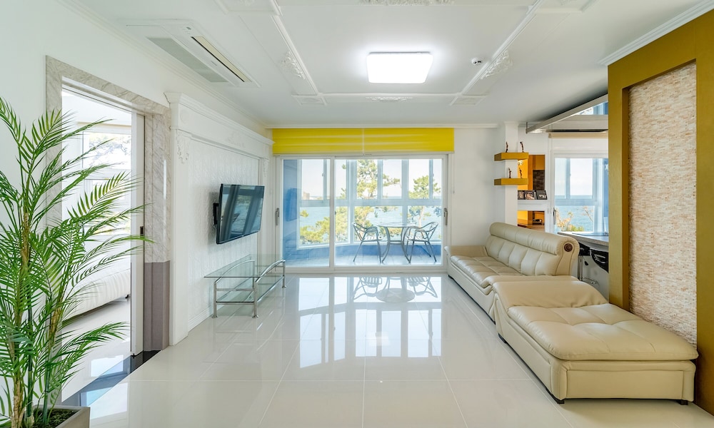 Ocean View A6 (2 Rooms 2 Beds)