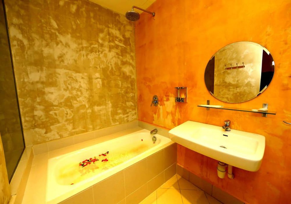 Deluxe King Room photo 2