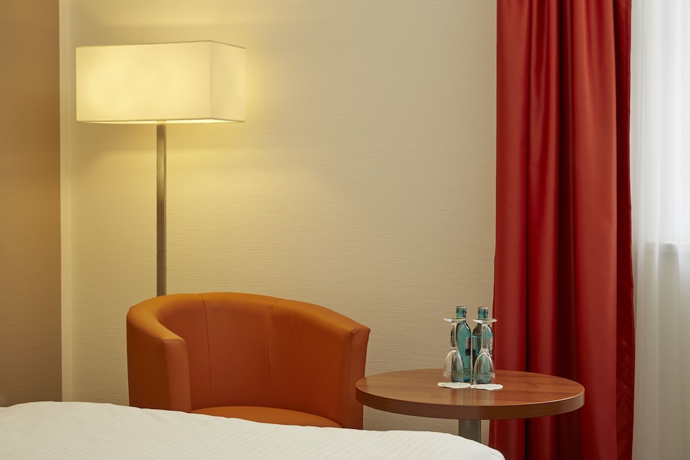 Family Deal (2 rooms next to each other)