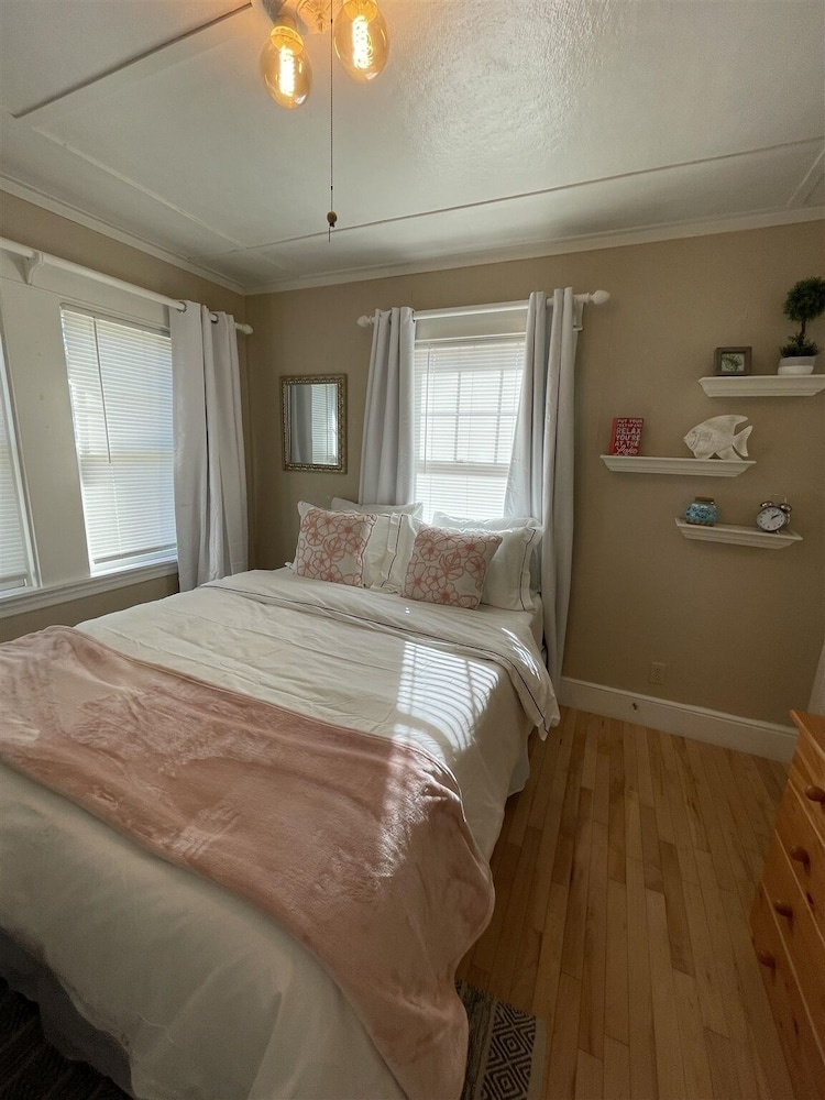 House, 4 Bedrooms photo 1
