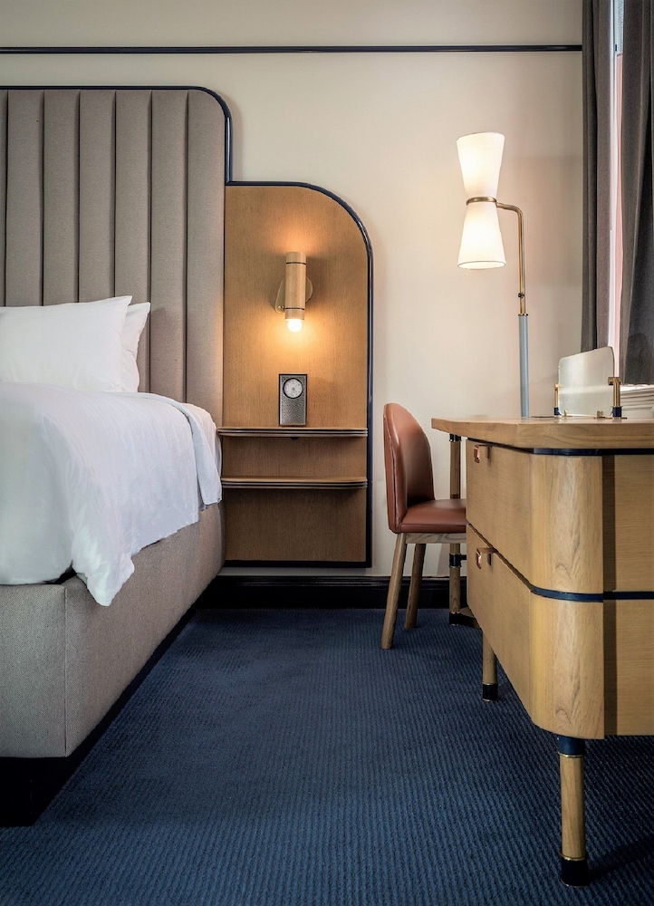 One Queen Guestroom - Photo 3