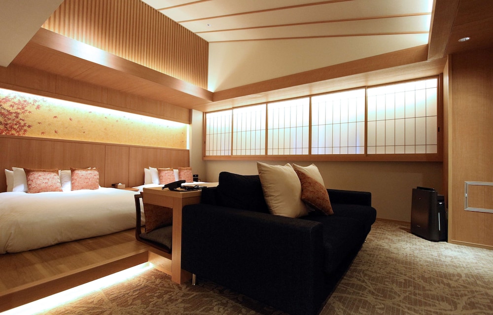 Executive Room, 2 Double Beds, Non Smoking, Bathtub ,Ceiling height 3m(with Single Sofabed) - Photo 1