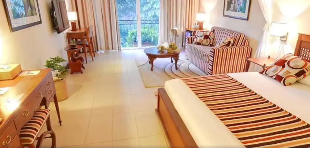 Deluxe Double Room, 1 King Bed, Garden View, Executive Level photo 1