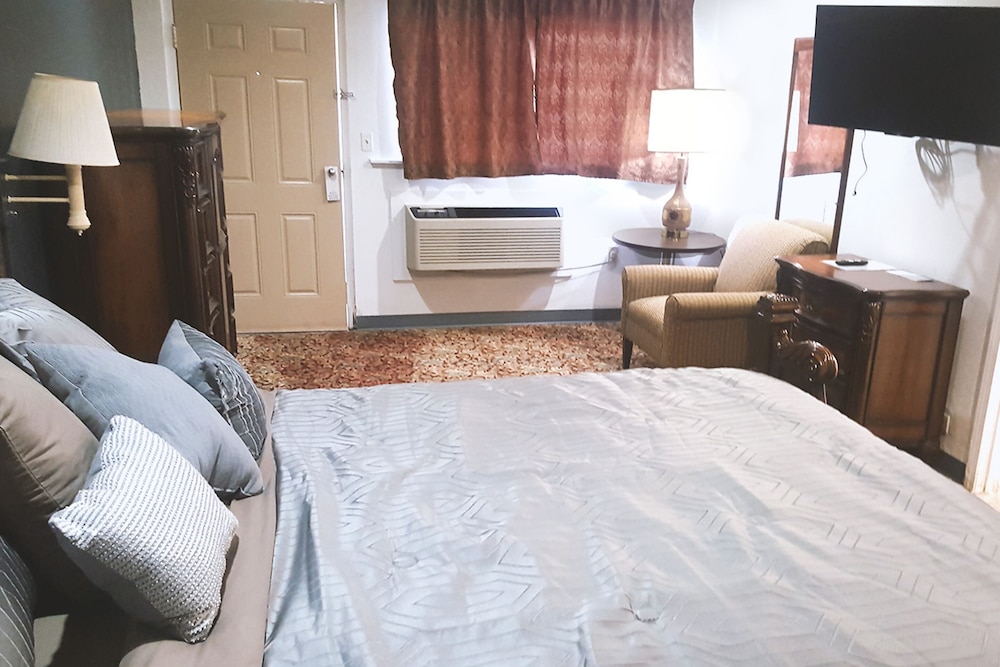 Deluxe Queen Honeymoon Suite Non-smoking photo 3