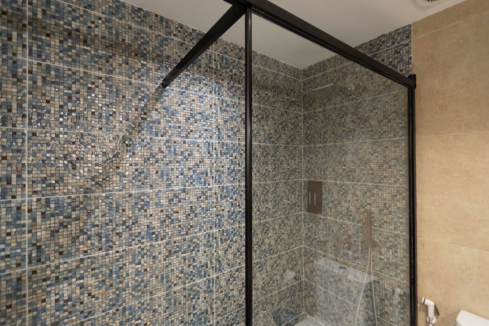 Panoramic Studio Suite, Hot Tub, Mountain View photo 3
