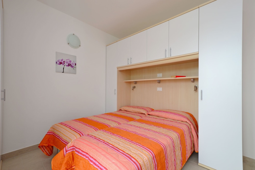 Apartment, 2 Bedrooms (C6/7) (A) photo 3