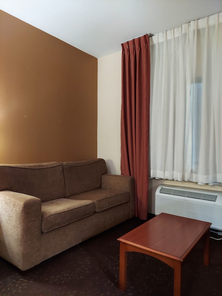 Deluxe Suite, 2 Queen Beds, Non Smoking - Photo 3