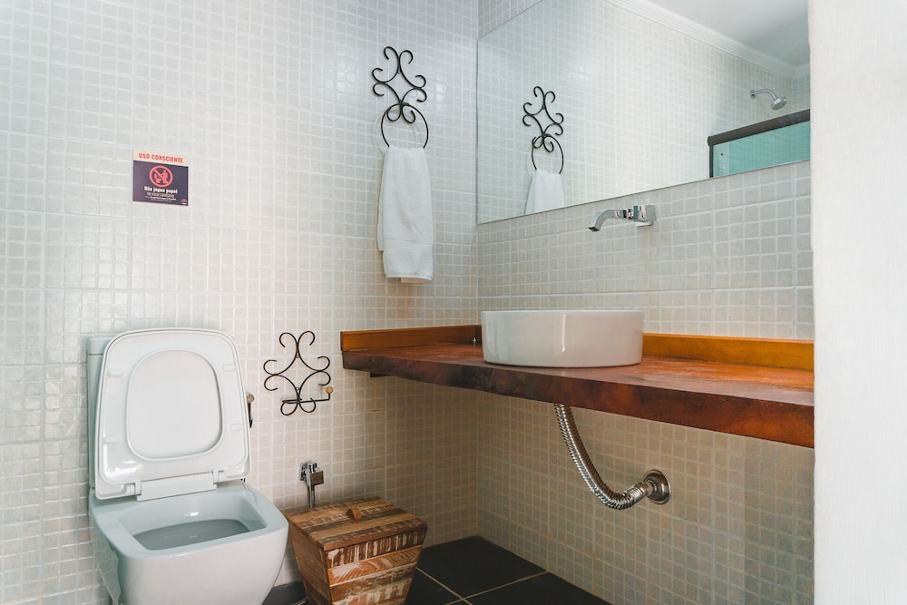 Deluxe Room - Photo 9