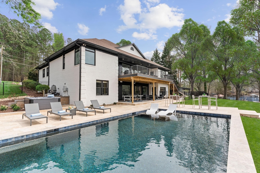 House, Multiple Beds (Salience Path w/Heated Pool & Game Ro) photo 3
