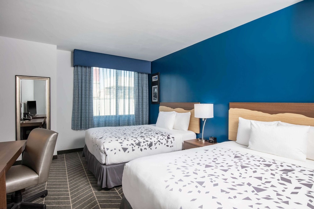 Room, 2 Queen Beds, Accessible, Non Smoking (Mobility)