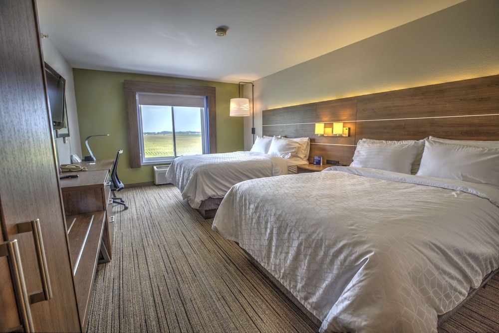 2 queen bed accessible with tub - Photo 1