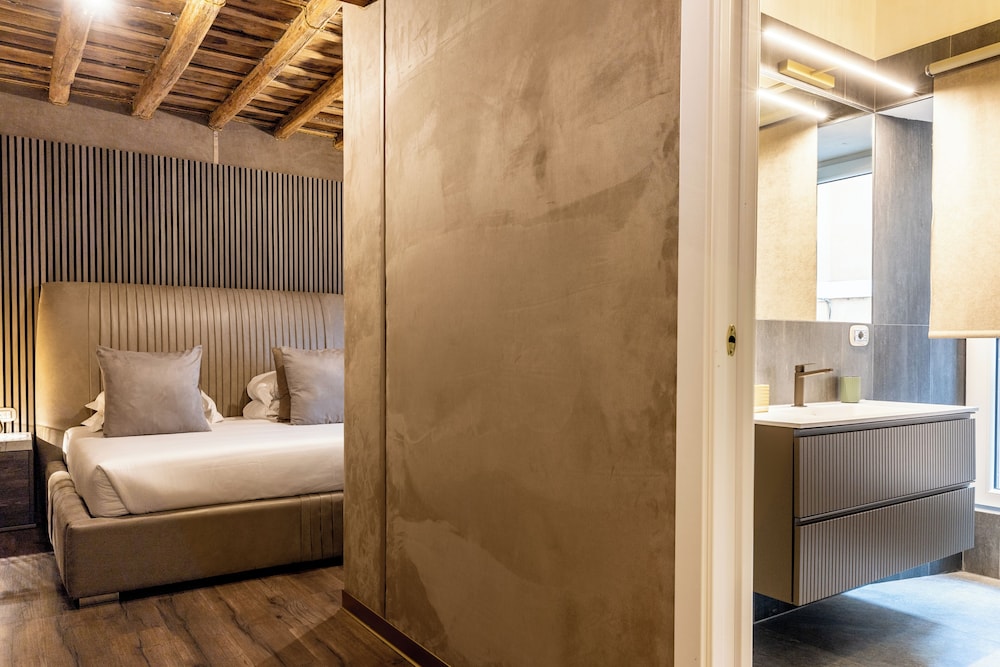 King Superior Room - Photo 2