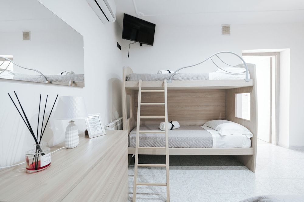 Deluxe Quadruple Room photo 2
