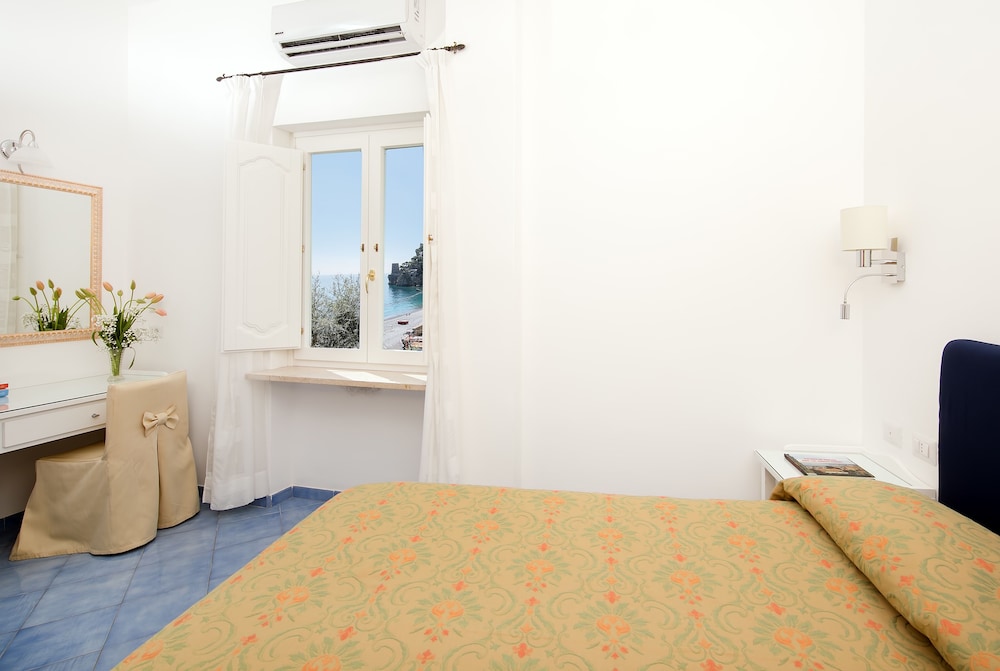 Family Room, Terrace, Sea View photo 2