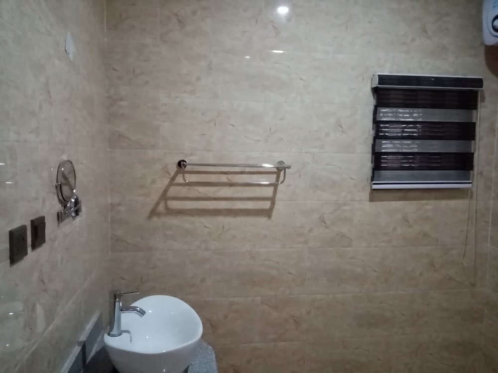 Deluxe Room - Photo 4