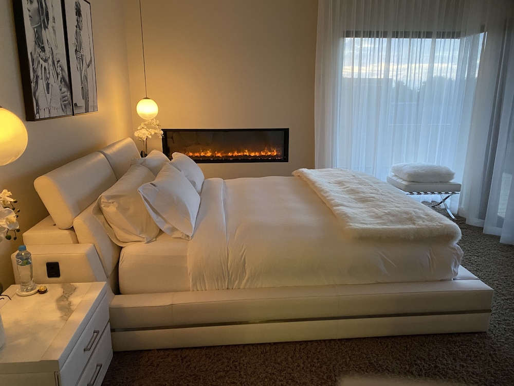 Luxury Studio Suite photo 3