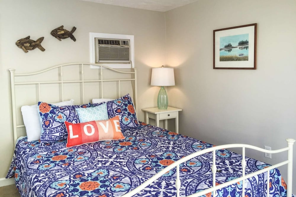 House (Love Shack) photo 1