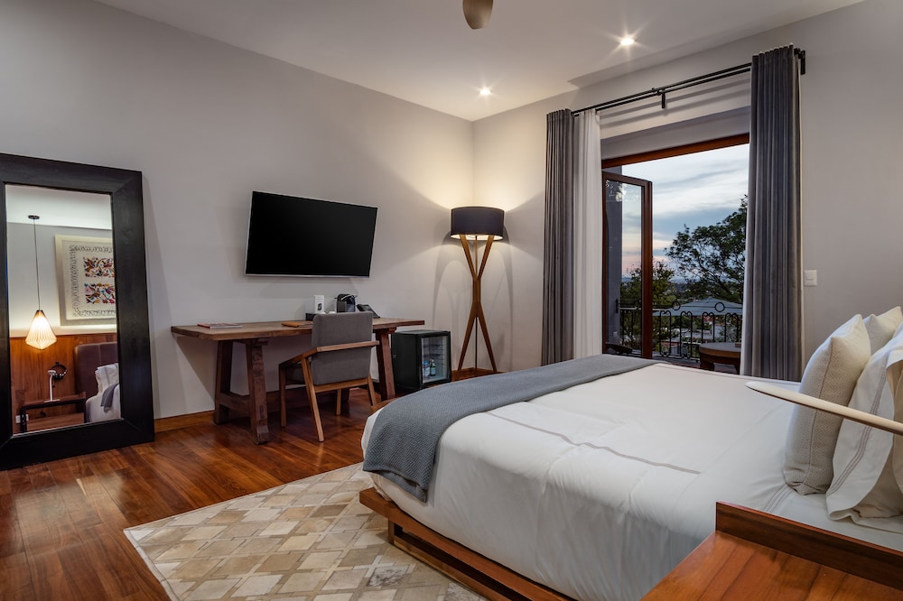 Suite, 1 King Bed