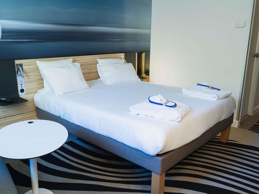 Superior Room, 1 Queen Bed - Photo 3
