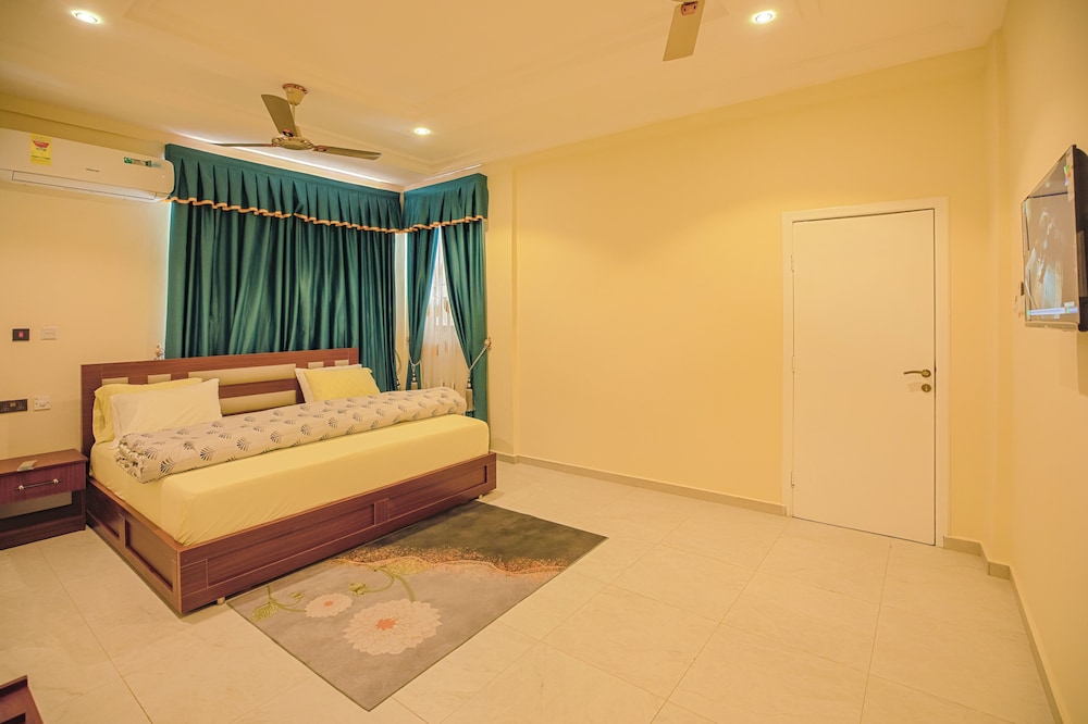 Luxury Apartment, City View