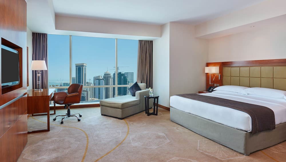 Premium Room, 1 King Bed - Photo 2