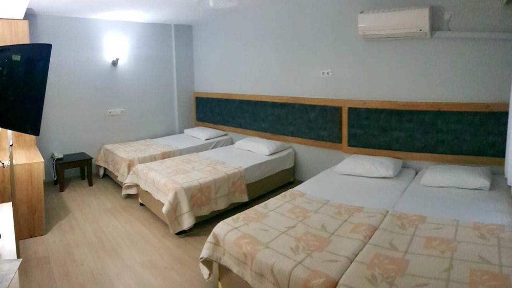 Economy Quadruple Room