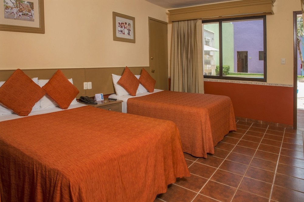 Standard Room, 2 Double Beds - Photo 2