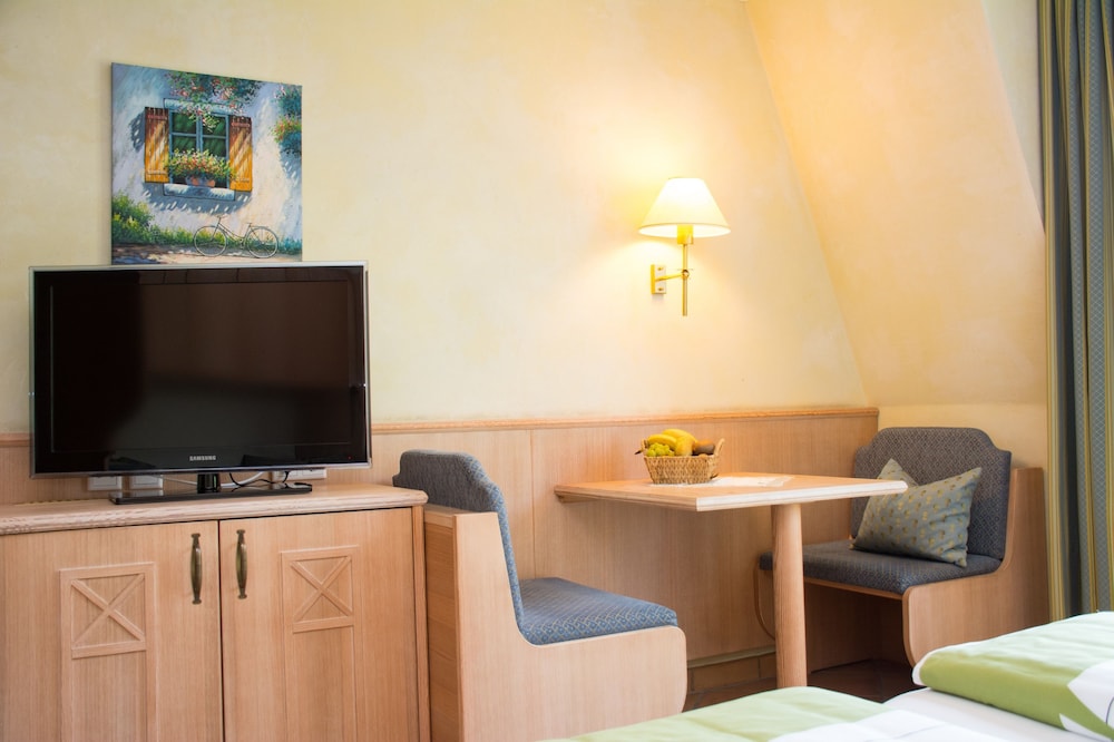 Standard Double Room - Photo 6
