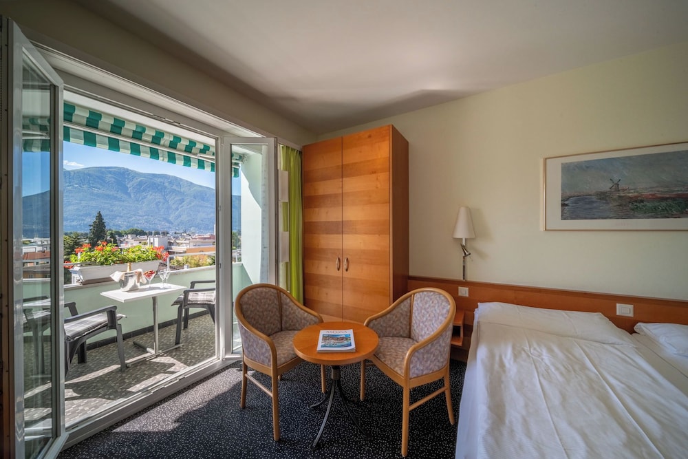 "Panorama" Superior Double Room with lake-view balcony photo 2