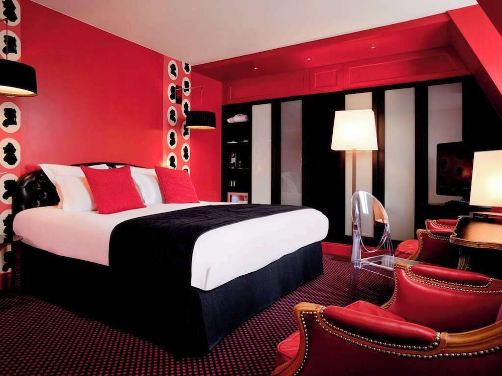 Deluxe Room, 1 King Bed photo 3