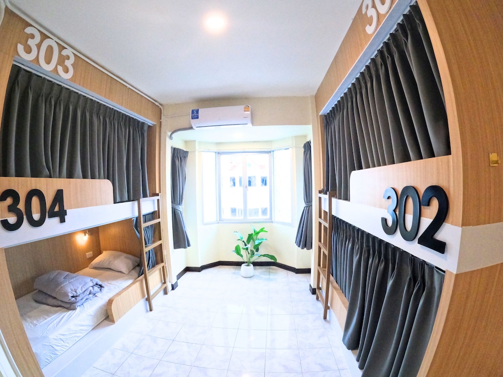 Mixed 4 beds Dormitory 2 photo 1