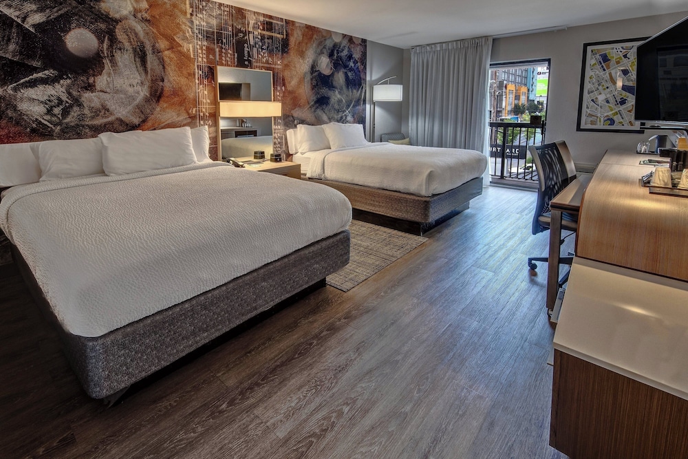 Room, 2 Queen Beds, Balcony (Hearing Accessible) photo 3