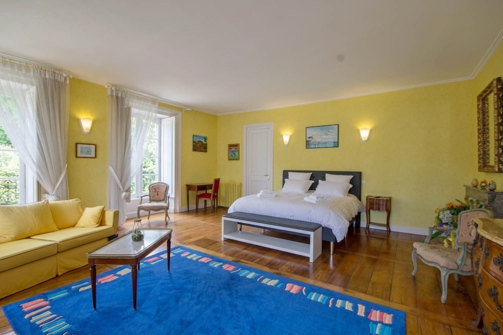 Deluxe Double Room (Van Gogh) photo 1
