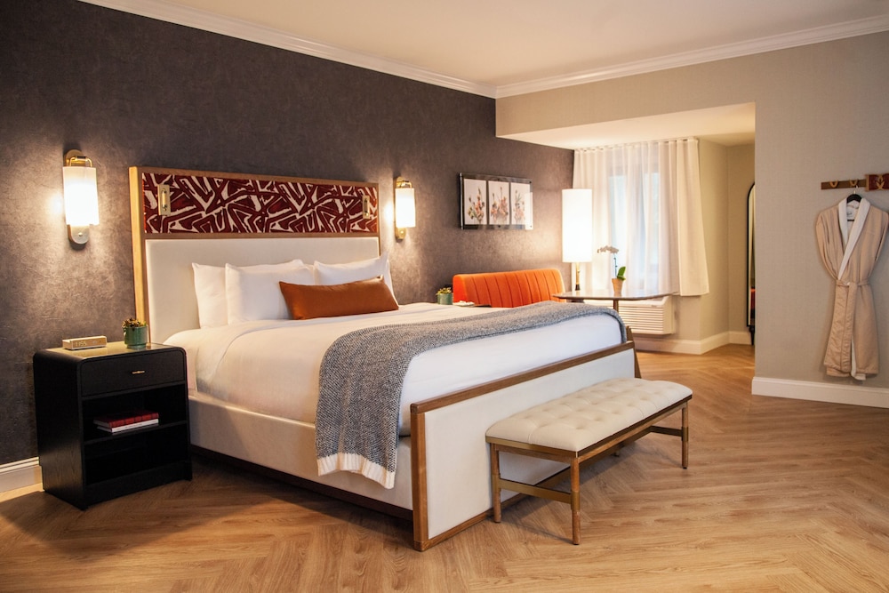 Standard Room, 1 King Bed