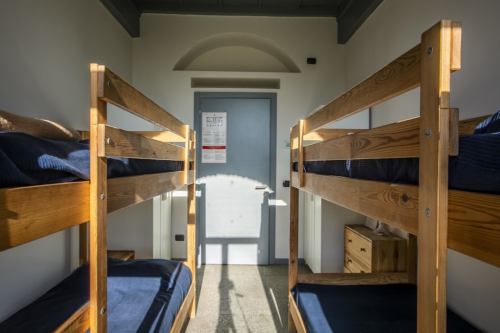 Shared Dormitory, Mixed Dorm, Shared Bathroom (4 beds) photo 1
