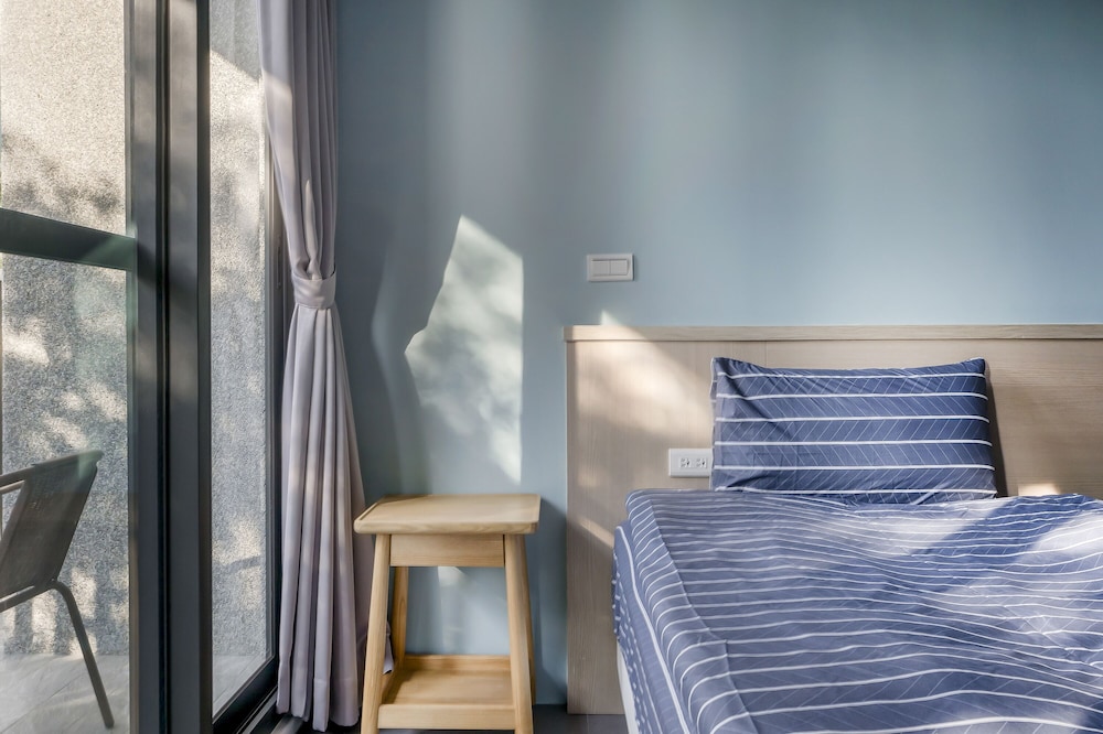 Quadruple Room with Garden View - Photo 4