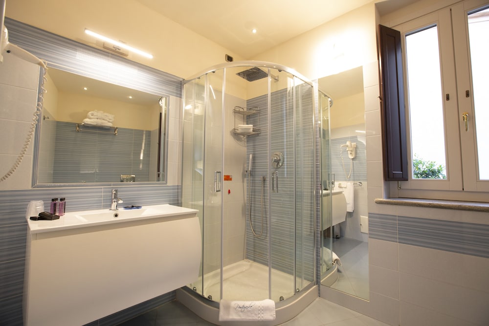 Comfort Double or Twin Room, Balcony, City View photo 3